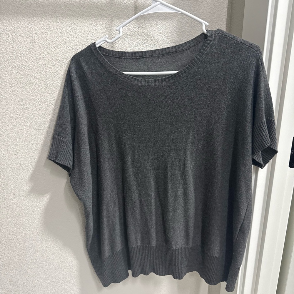 Gray Short Sleeve Shirt loose fit size small Tencel/Lyocell blend